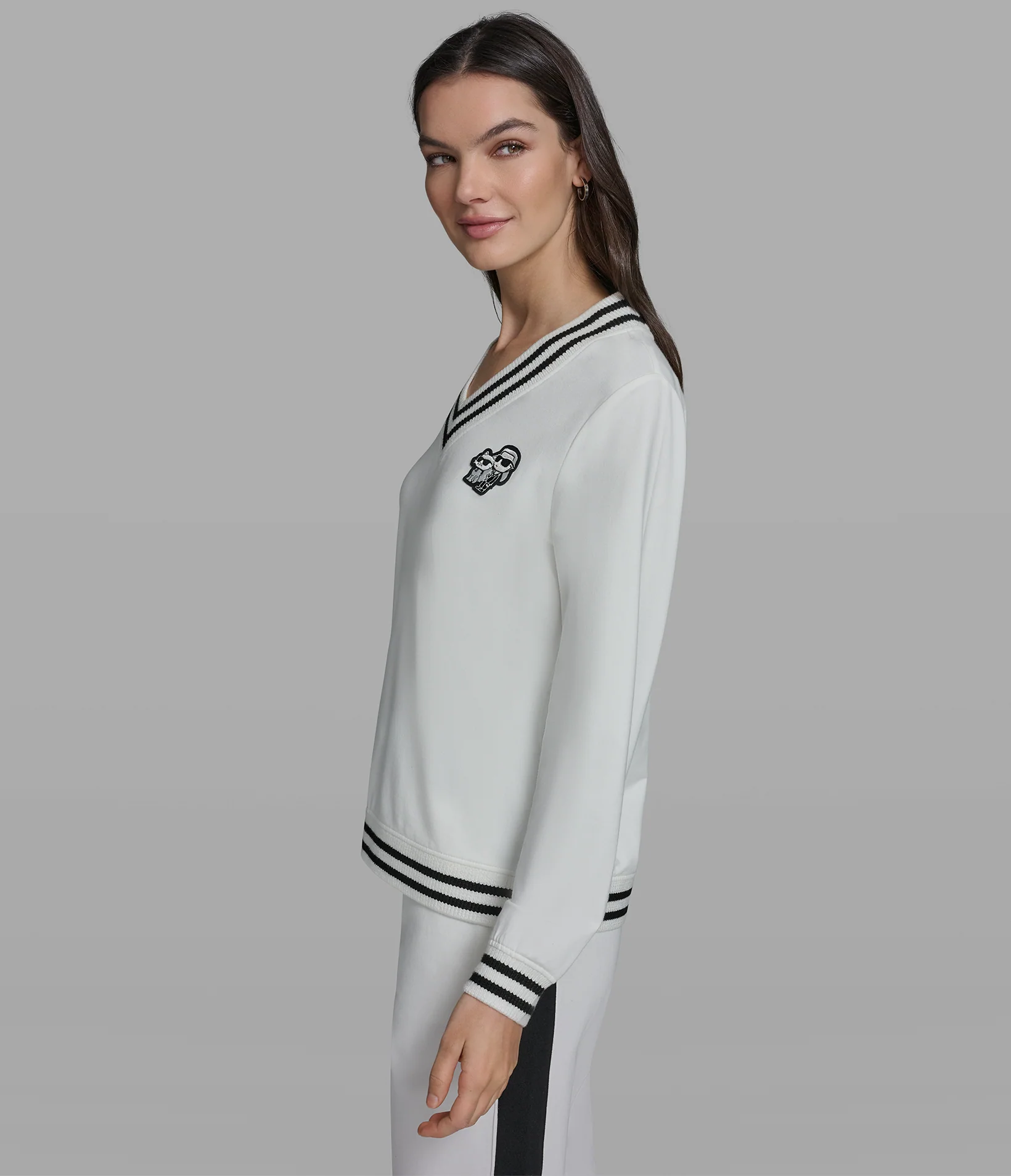 VARSITY PATCH VNECK SWEATSHIRT - Image 3